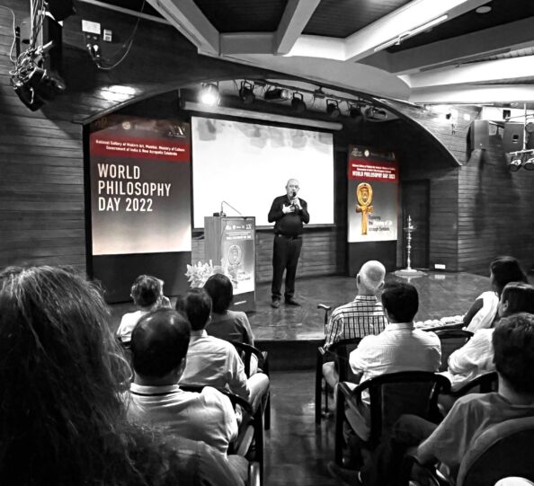 Cover - World_Philo_Day_8_MIX